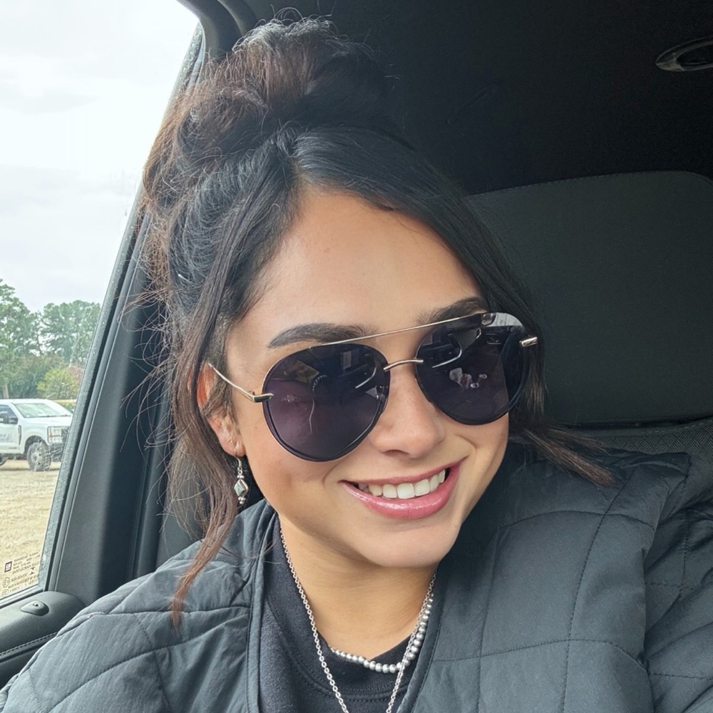 Meet your Posher, Katrina besa